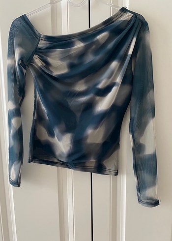 Drapeli Bağlama Desenli Uzun Kollu Bluz - Görsel 2