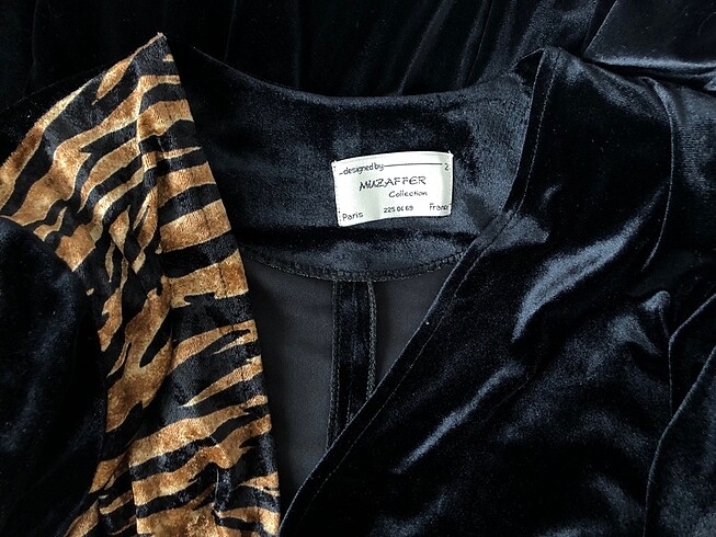 İnce kadife kumaş ve ön tarafı yırtmaçlı - Görsel 4