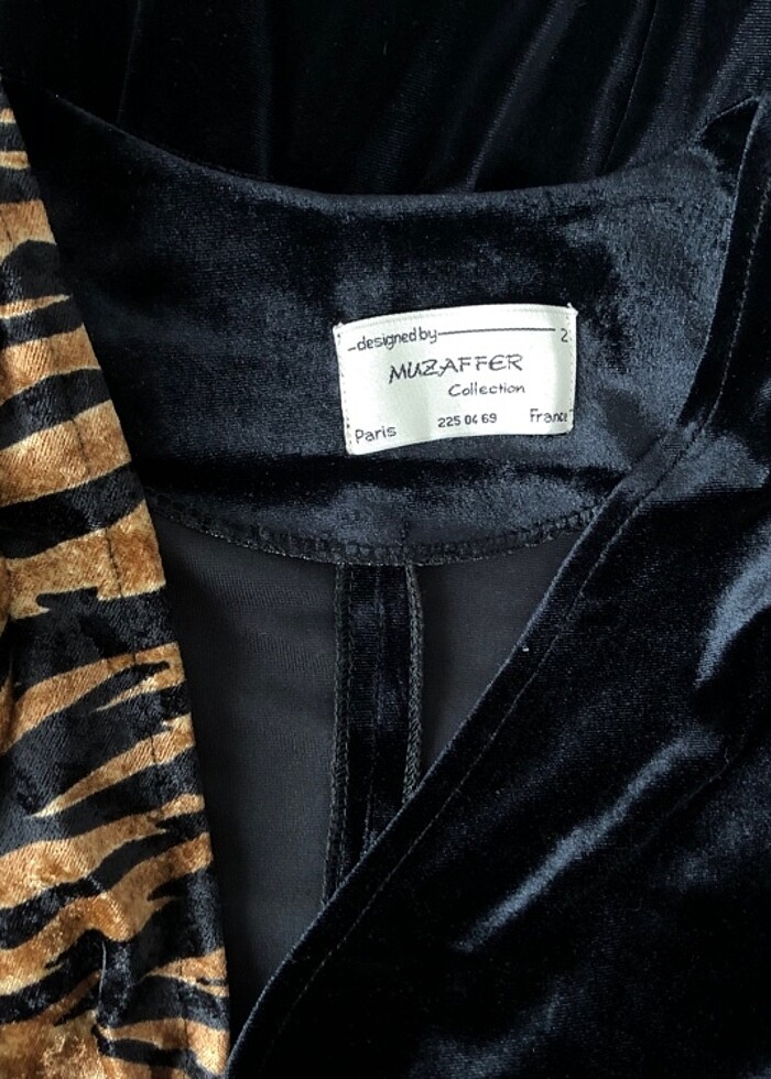 İnce kadife kumaş ve ön tarafı yırtmaçlı - Görsel 4