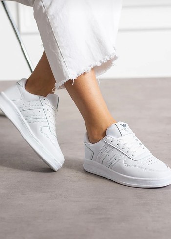 Beyaz Bağcıklı Stiletto Topuklu Kadın Spor Ayakkabı