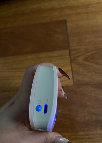 Beyaz Taşınabilir Power Bank Şarj Cihazı - Görsel 5