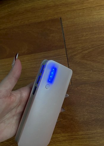 Beyaz Taşınabilir Power Bank Şarj Cihazı - Görsel 8