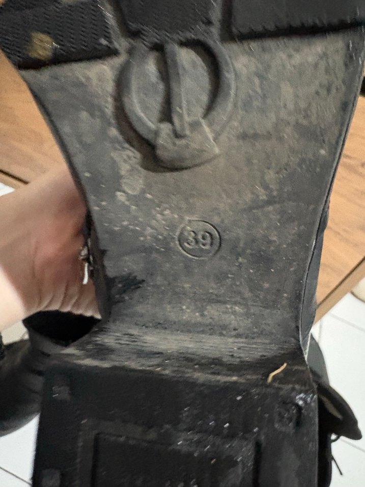 Siyah Deri Tokalı Kadın Bot - Görsel 4