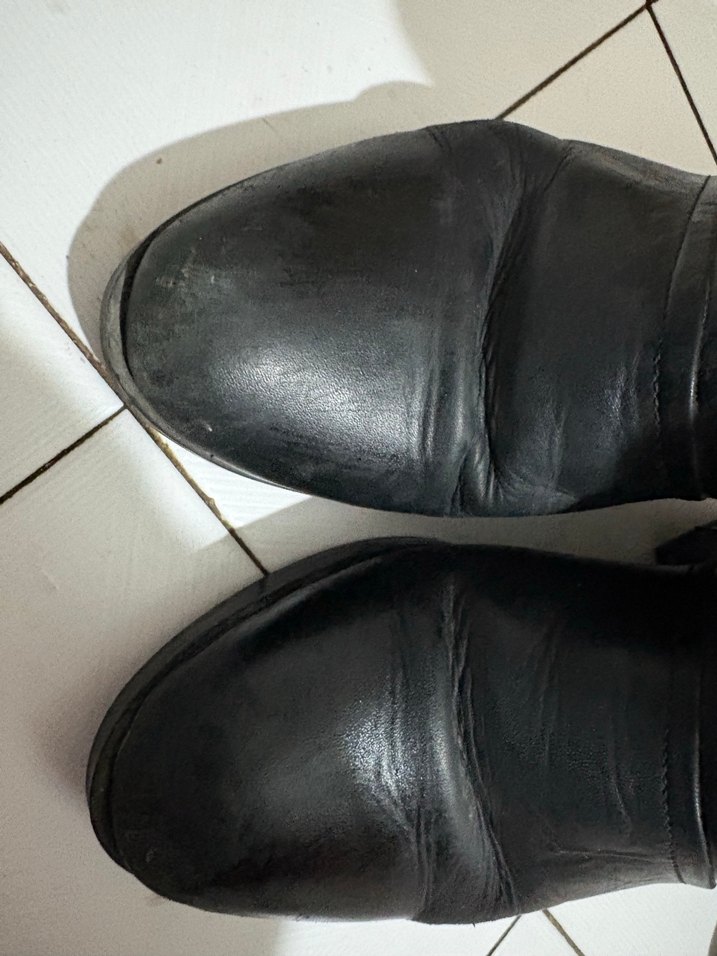 Siyah Deri Tokalı Kadın Bot - Görsel 2