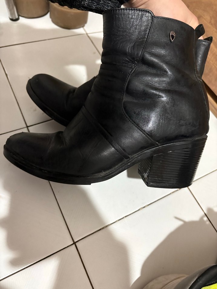 Siyah Deri Tokalı Kadın Bot - Görsel 3