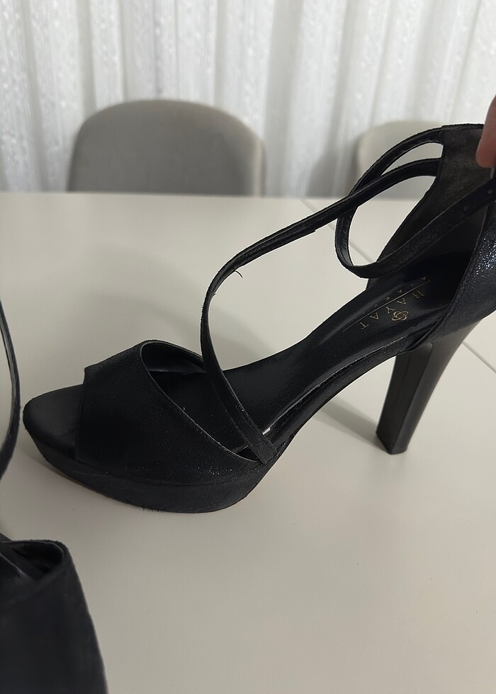 Topuklu ayakkabı - Görsel 2