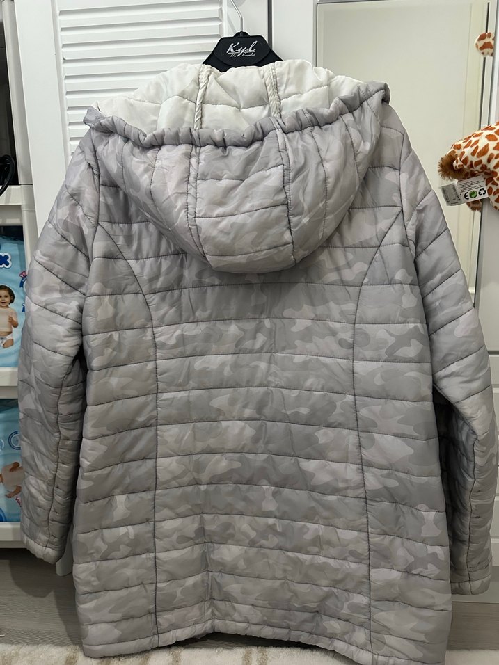 Gri Kamuflaj Desenli Fermuarlı Kadın Mont - Görsel 2