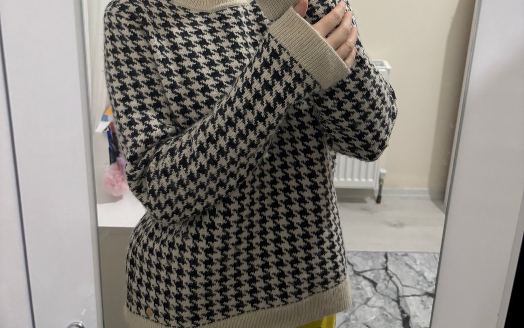 Gri Yılan Desenli Örgü Kadın Kazak - Görsel 3