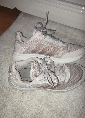 36 Beden Adidas spor ayakkabı