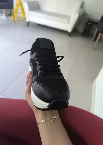 Nike Siyah Bağcıklı Kadın Spor Ayakkabı