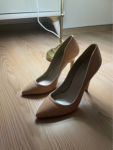 Flaş fiyatta stiletto sitedeki fiyatı fotoğraflarda mevcut