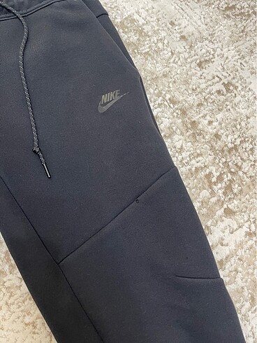 Nike Yeni sezon nike tech flecce deforme vardır