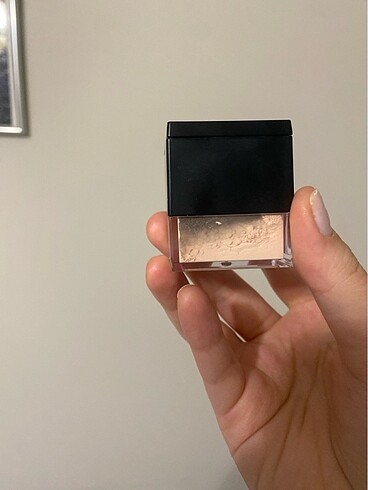 Huda Beauty Huda Pudra Oeijinal bir defa kullanıldı