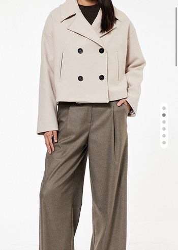 Bej Mini Düğmeli Kadın Kaban - Görsel 2