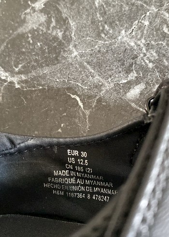 30 Beden HM Kız Çocuk Siyah Tokalı Babet