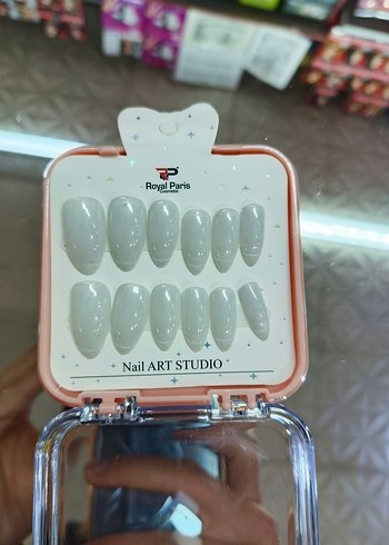 Royal Paris yansımalı tırnak - Görsel 2
