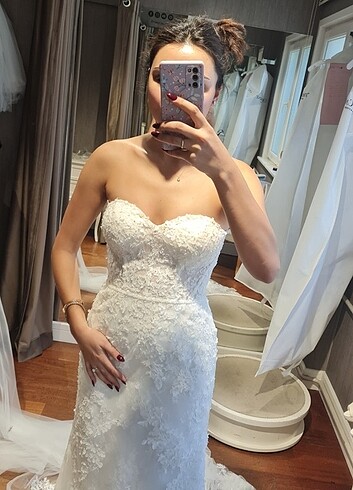 Straplez Dantel ve İnci İşlemeli Dar Kesim Kuyruklu Gelinlik - Görsel 9