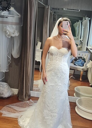 Straplez Dantel ve İnci İşlemeli Dar Kesim Kuyruklu Gelinlik - Görsel 6