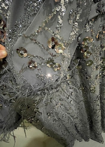 Gri Tüylü Uzun Abiye Elbise - Görsel 4