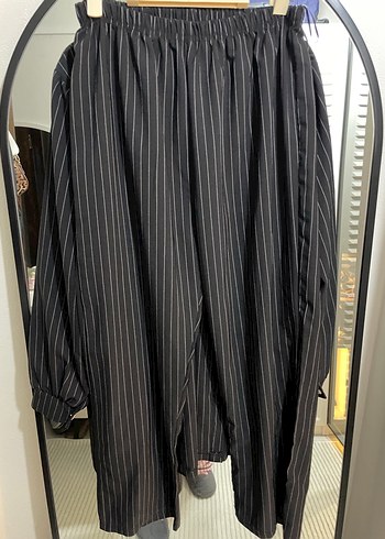 Düğmeli Siyah Çizgili Kadın Takım - Görsel 4