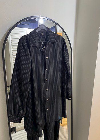 Düğmeli Siyah Çizgili Kadın Takım - Görsel 2