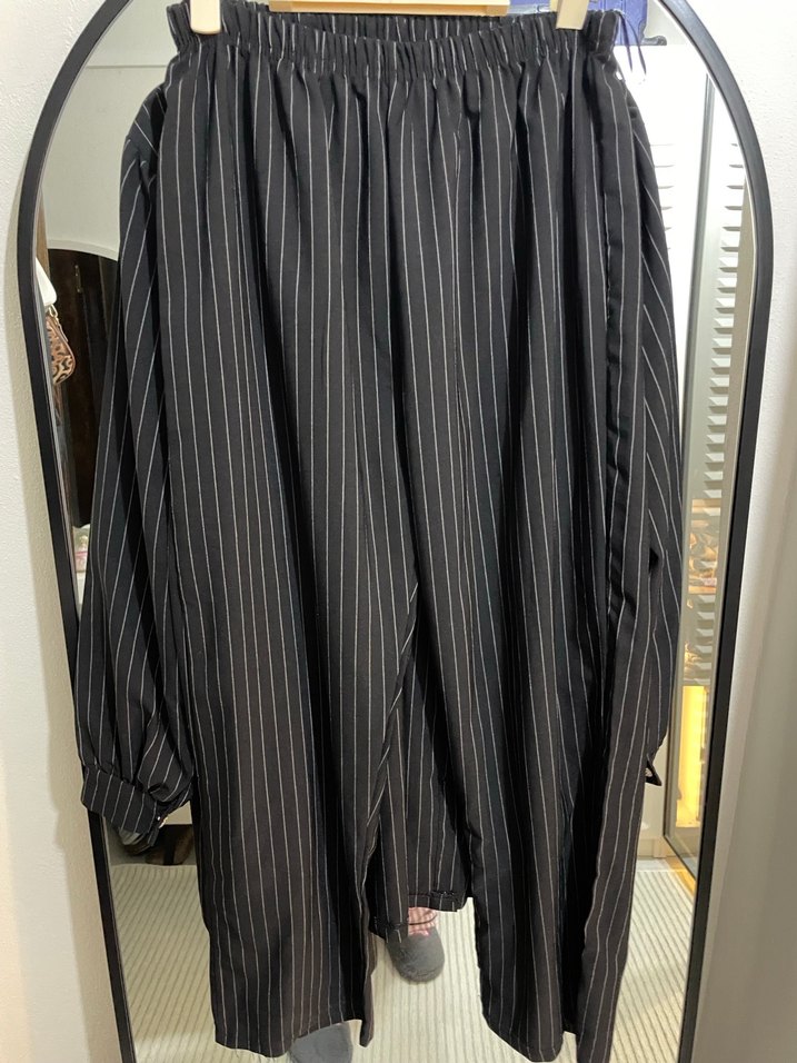 Düğmeli Siyah Çizgili Kadın Takım - Görsel 4