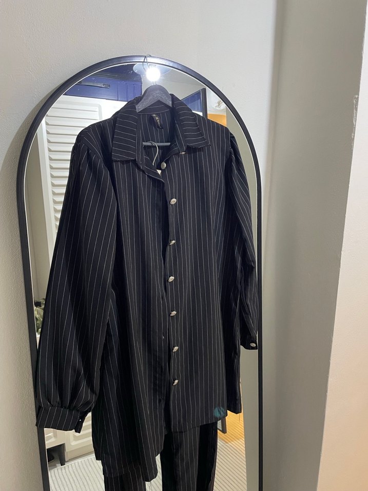 Düğmeli Siyah Çizgili Kadın Takım - Görsel 2