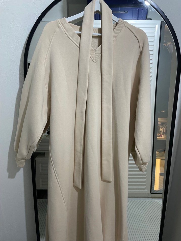 Bej V Yakalı Uzun Salaş Elbise - Görsel 2