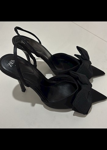 Siyah Fiyonklu Stiletto Topuklu Kadın Ayakkabı - Görsel 2