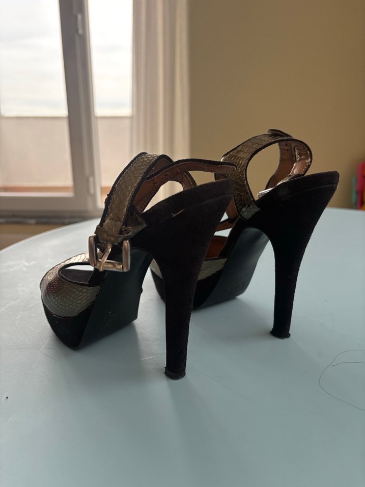 37 numaraAltın
 Deri Yılan Desenli Platform Topuklu Kadın - Görsel 3