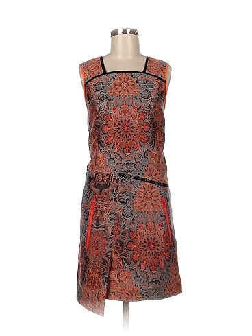 Helmut Lang Kısa Elbise %70 İndirimli.