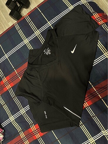 Nike tişört ??????? Stldi 