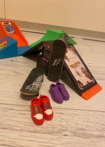 Renkli Hot Wheels Kaykay Oyuncak Seti - Görsel 4