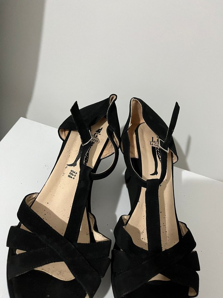 Tokalı Siyah Dolgu Topuklu Kadın Ayakkabı - Görsel 2