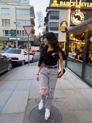 yırtık jean gri