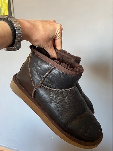 38 Beden Ugg bot