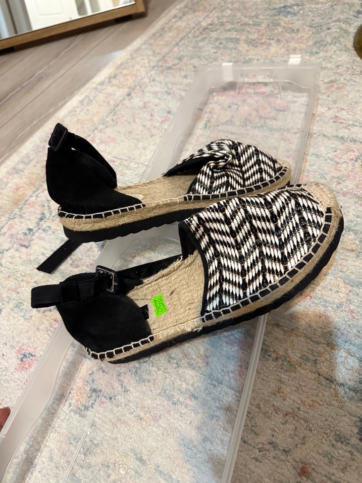 Kadın Beyaz Zebra Desenli Dolgu Topuklu Sandalet - Görsel 3