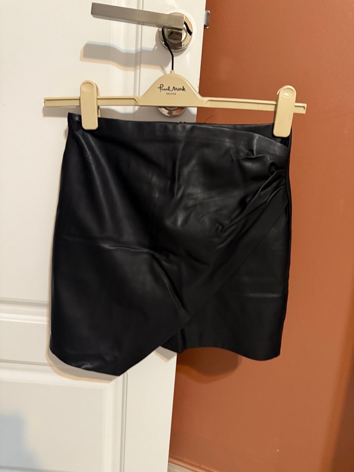 Siyah Deri Mini Etek - Görsel 3