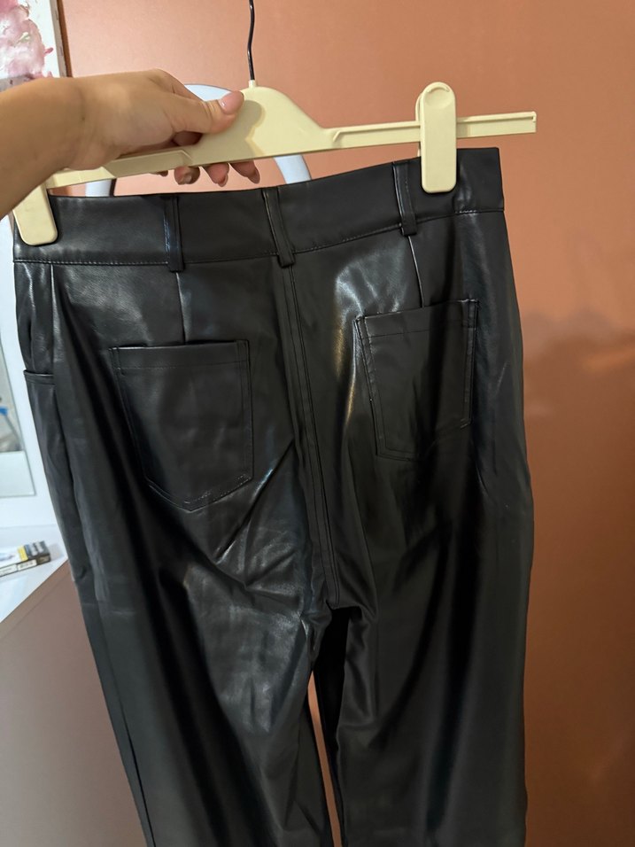 Siyah Deri Midi Kadın Pantolon - Görsel 3