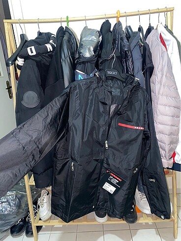Prada Prada yağmurluk