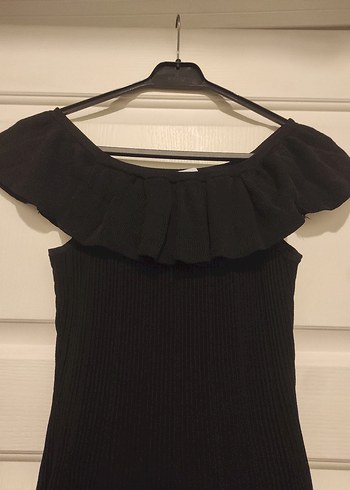 Volanlı Siyah Mini Elbise, Kayık Yaka, Kolsuz - Görsel 2