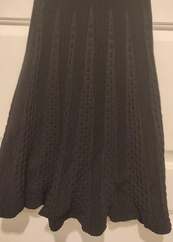 Volanlı Siyah Mini Elbise, Kayık Yaka, Kolsuz - Görsel 4