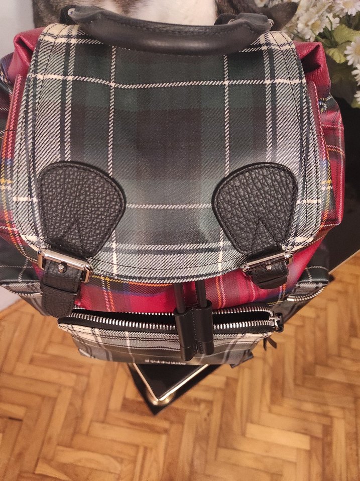 Burberry Ekose Desenli Kadın Sırt Çantası - Görsel 4