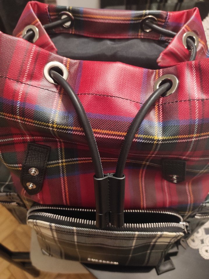 Burberry Ekose Desenli Kadın Sırt Çantası - Görsel 5