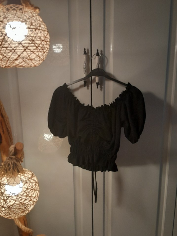 Siyah Fırfırlı Pamuklu Bluz - Görsel 3