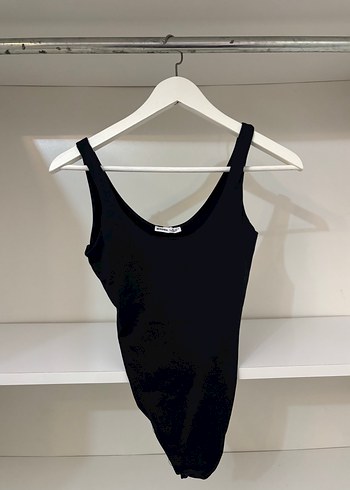 Siyah V Yaka Kolsuz Kadın Atlet - Görsel 2