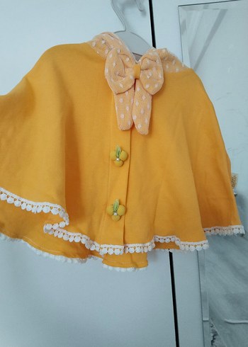 Sarı Düğmeli Kız Çocuk Panço - Görsel 2