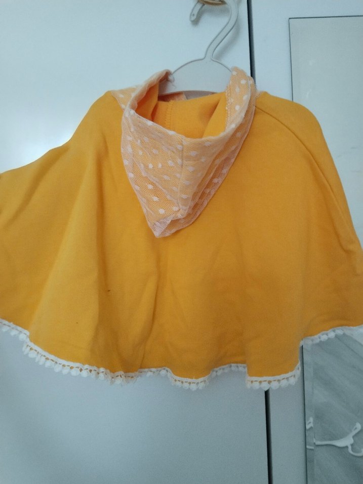 Sarı Düğmeli Kız Çocuk Panço - Görsel 3