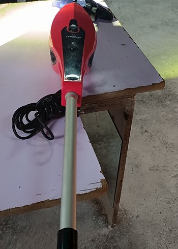 Kırmızı Elektrikli Süpürge