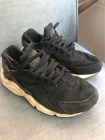 NIKE AIR HUARACHE